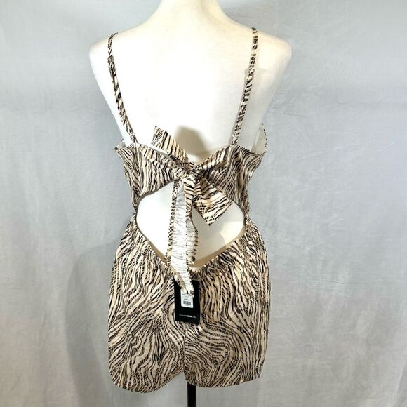 Fashion Nova Wild for the Weekend tan and black open back romper size large NWT - Picture 7 of 10